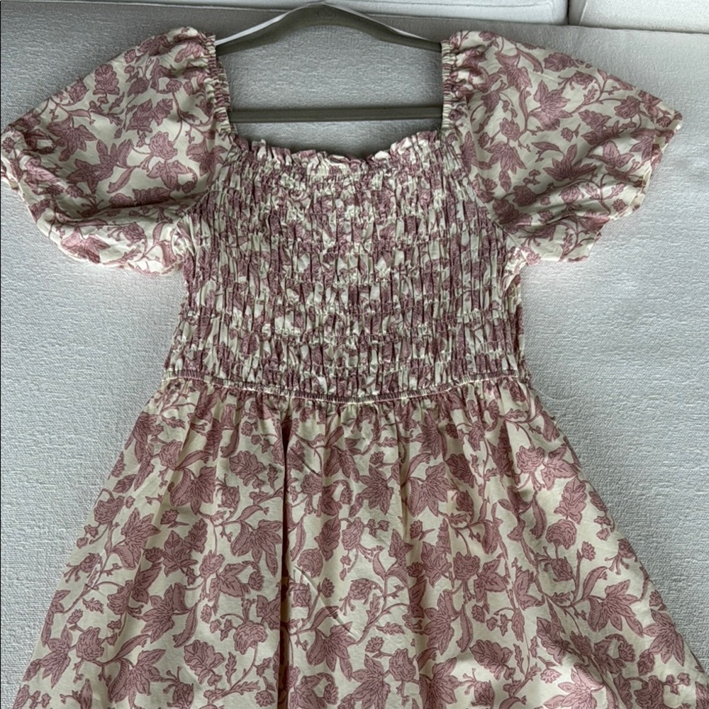 Cute casual Floral Puff Sleeve Dress. Wore once